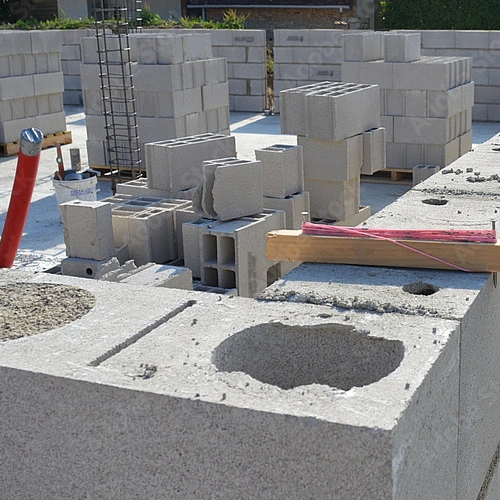 élévation des murs pour création d'une maison